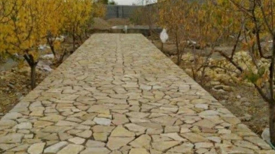 خرید سنگ لاشه ای ورقه ای برای محوطه سازی باغ